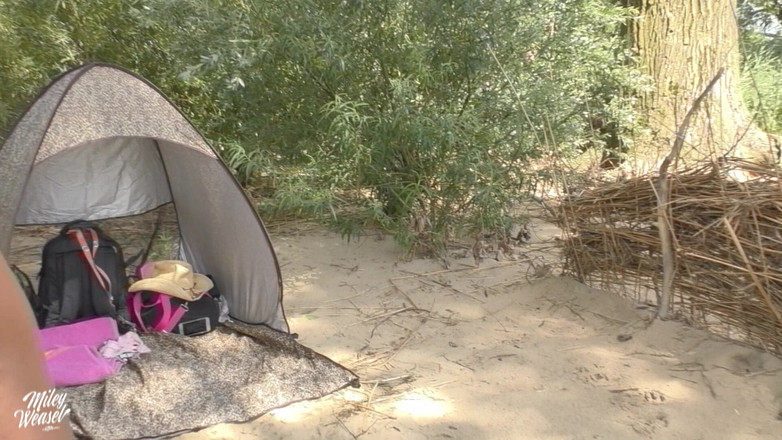 Miley Weasel: Olamaz!! Fotoğrafçı her şeyi amcığıma boşaltıyor!!