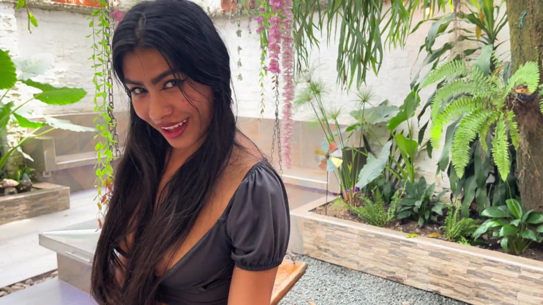 LissaWiild: Sexy Latina Plays in the Yard of Her House