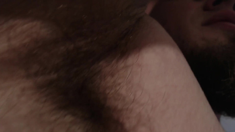 Hunky time: Domină, scuipă saliva și eliberează sperma.