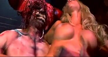 Perfect Porno: Satan šuká prsatou blonďatou kočičku s těsným zadkem