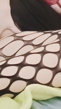 Super nadržená milfka má orgasmy v sexy punčochách