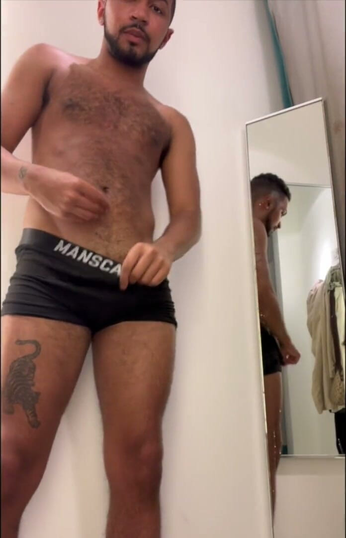 Mishaun: Jerking off in Fitting Room