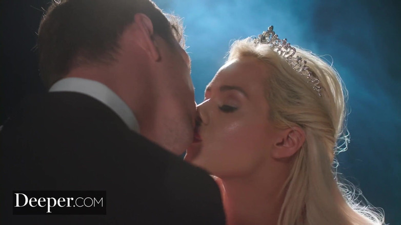 Deeper: Profundo. Elsa Jean se torna sua fantasia definitiva
