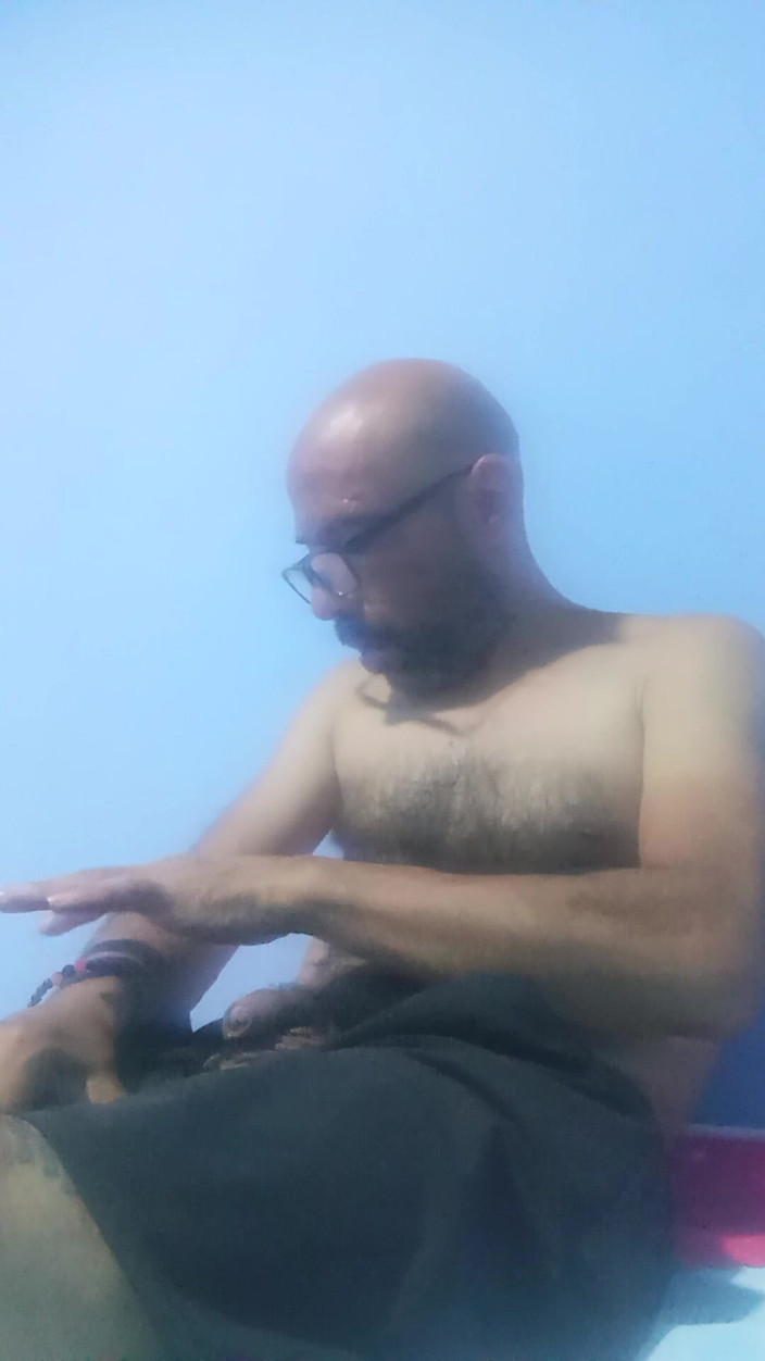 Jhonbahh: Solo Sex in the Early Hours