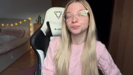 Goddess_Bella_Rae: Neden youre a beta ve orada sıkıştı
