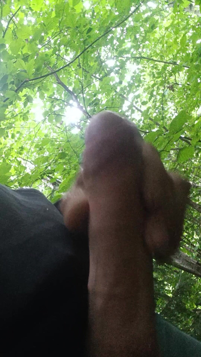 Chulio: Cumshot vid busshållplatsen