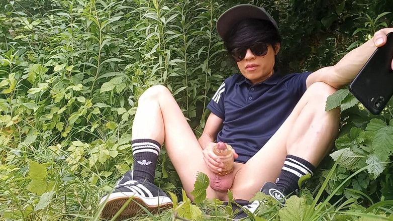 Jon Arteen: Gay Twink Jon Arteen honí svého ptáka s naolejovanou Fleshlight...