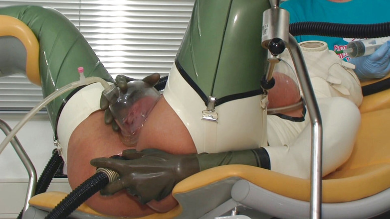 Rubber & Clinic Studio - 1ATOYS: Masturbazione pesante in gomma con pompe dell'aspirapolvere
