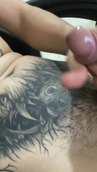 Masturbazione e fellatio dell'uomo da solo