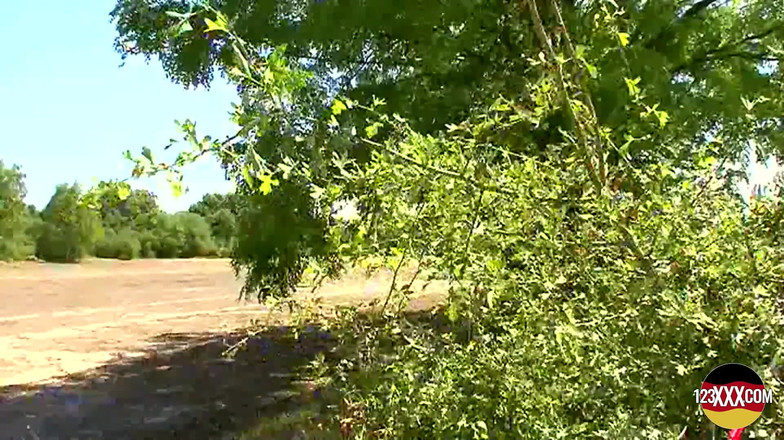 123XXX - Fucked Amateurs in Germany!: Vnadná děvka Ashley Dark šuká na straně silnice