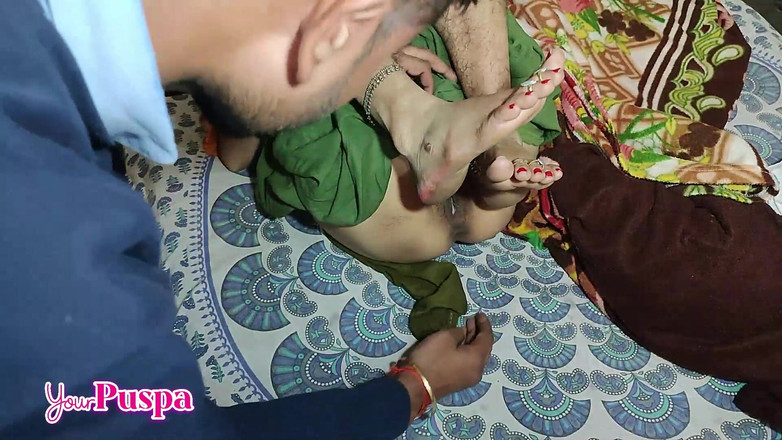 Your Puspa: Nevlastní otec má sex se svou desi nevlastní dcerou