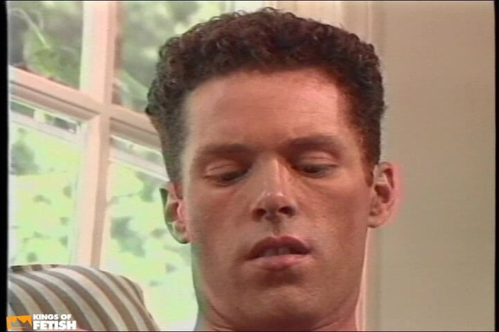 Gay Diaries: 파트너를 빨고 후장을 두근 두근하기 전에 자위하는 발정난 남자