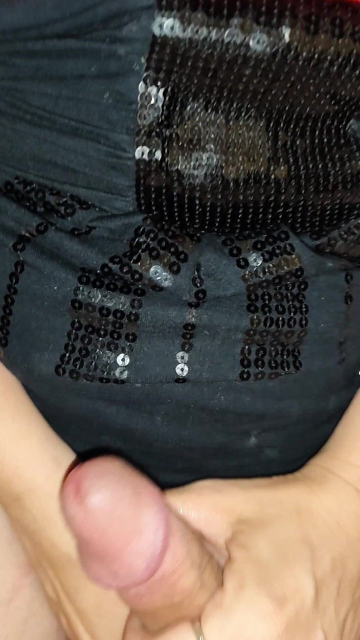 Mariafemdom87: Dar piacere nel culo di lui mentre gli sega il...