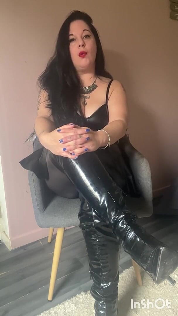 Maitresse Clara: Tôi không muốn bạn hạnh phúc, tôi muốn bạn nghiện