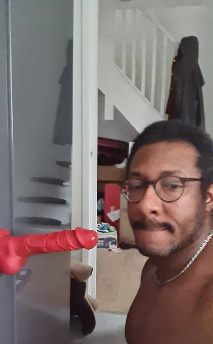 Amadeus: Dapat Dildo Merah Besar Yang Baru 8.5