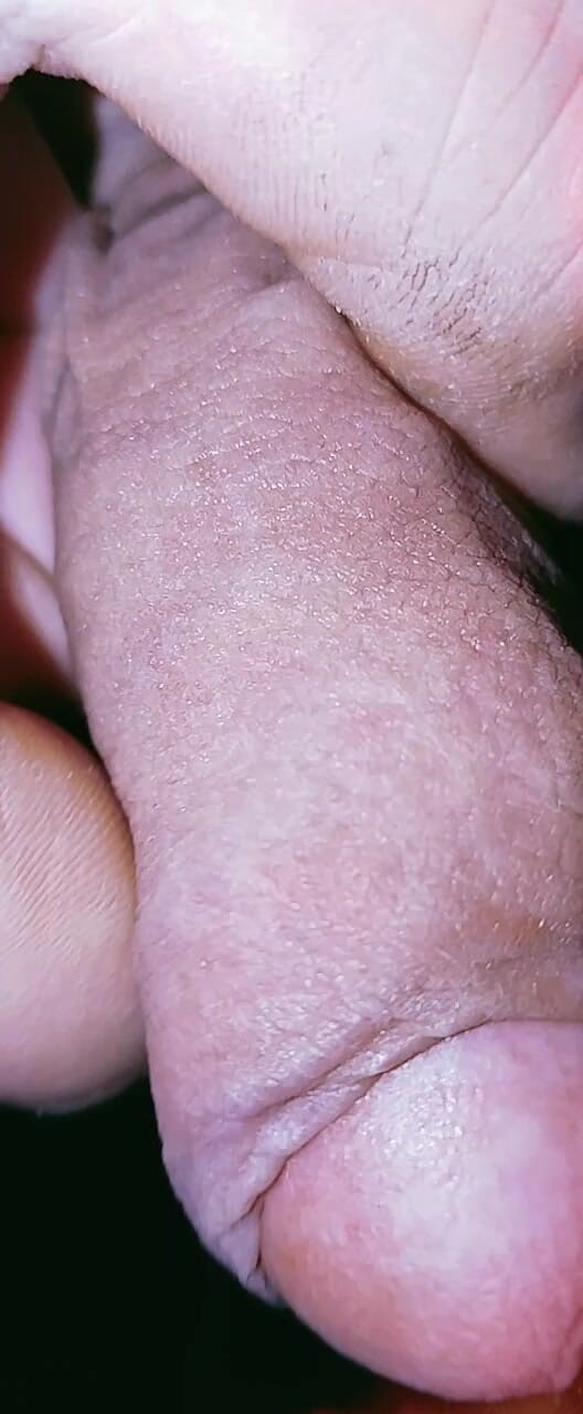 littledickjim: Acaricia e chupa uma pequena