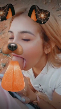 Une Blonde Se Fait Baiser Avec Un Filtre De Visage Snap
