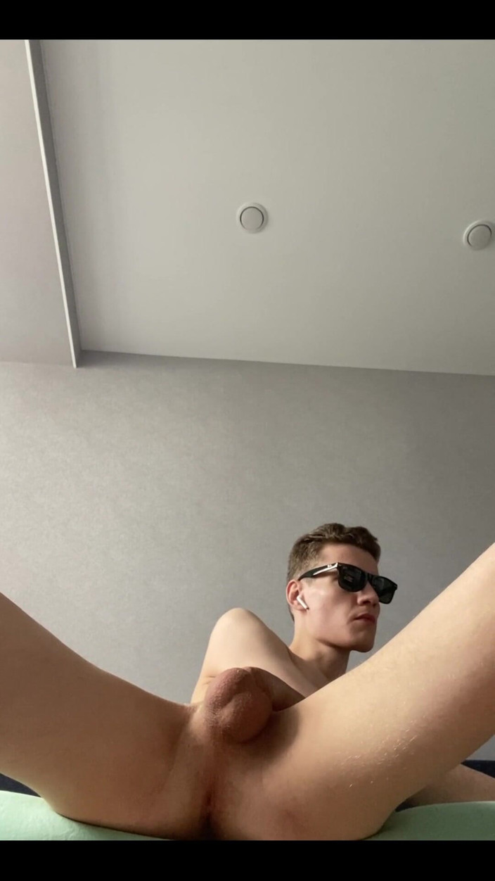 Tommy10boy: Videoclip cu spermă proaspătă
