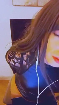 Sissy Crossdresser Masturbating