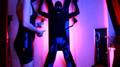 Eva Latexxx: Femdom Eva Lateks Bermain MILF dengan seorang hamba dalam puan...