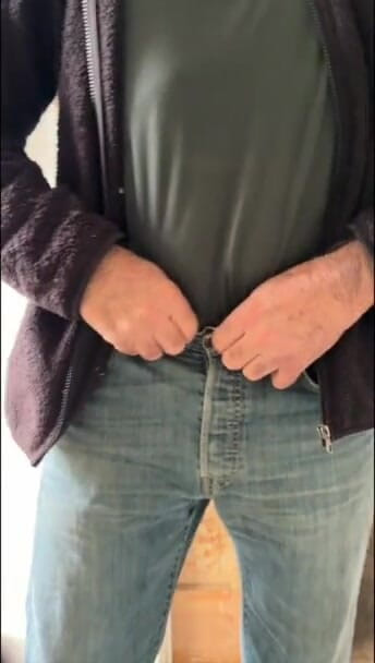 OhTrevor: Ohtrevor Pissing and Pissing