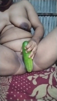 India del pueblo casada, masturbación con orgasmo con pepino