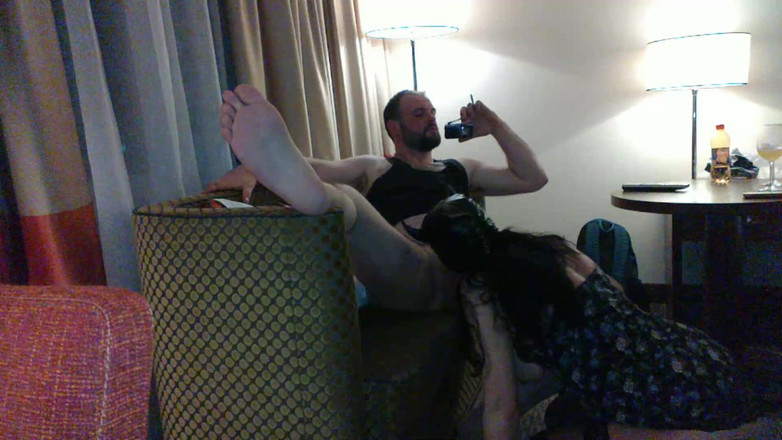 Toilet Mommy: Soția suge un străin la motel