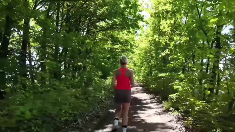 DINA LIGHT: Zabawa na masce z wibratorem w lesie