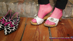 KimisWorld: Sensual Dalingling & Shoeplay in Pink Tights - Giày lười & guốc