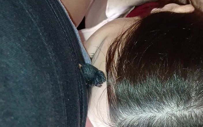 Lesbian-illusion: 女奴隶学生轮流舔两个女主人老师的阴户