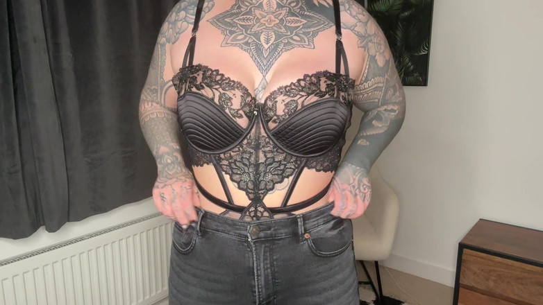 Miss Valentina: Denim Jeans JOI