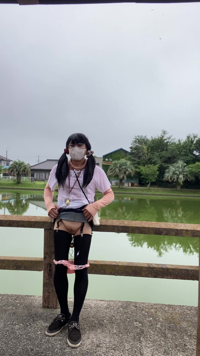 megu2002: No. 279: Showing off Among Anglers in the Park