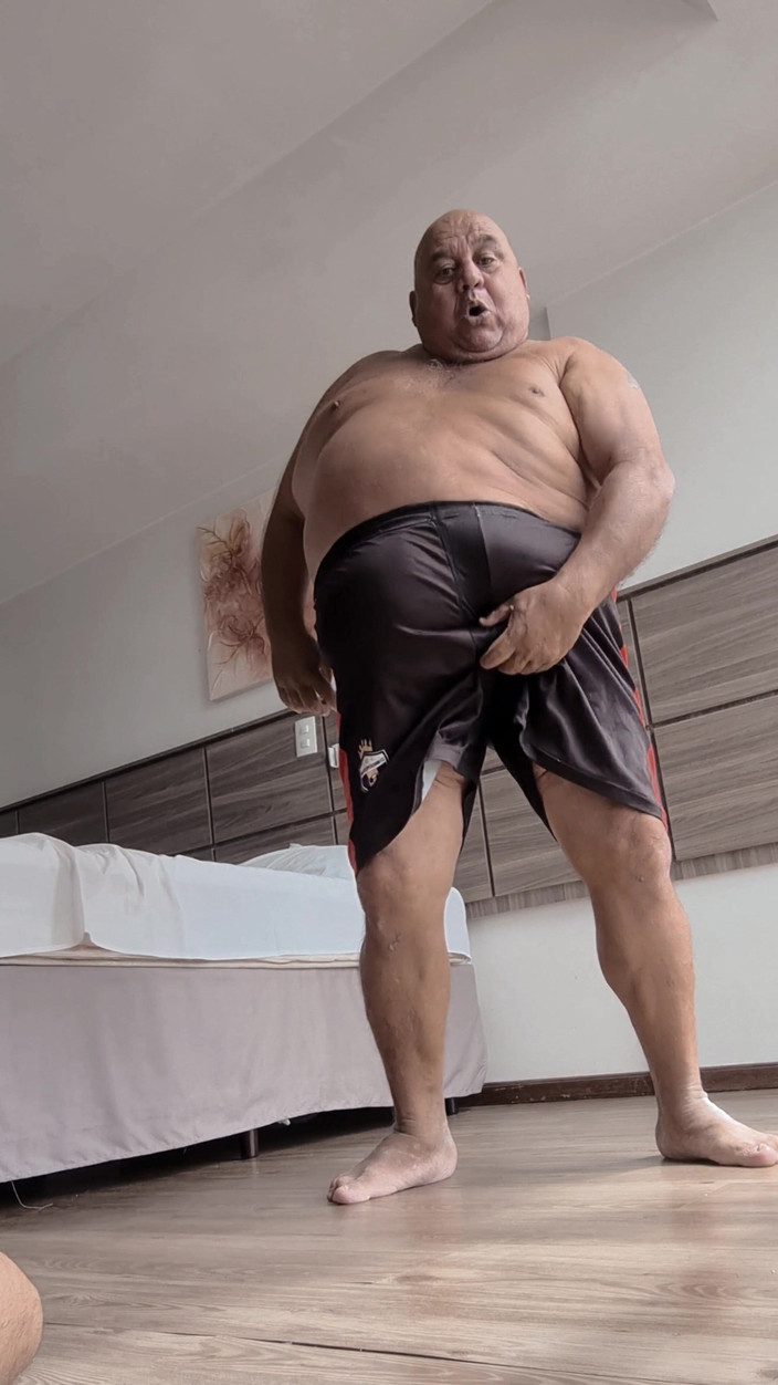 Punchbagplz: (sudut pandangan pertama) Cabaran yang tidak dapat disebat: bubba berkongkek...