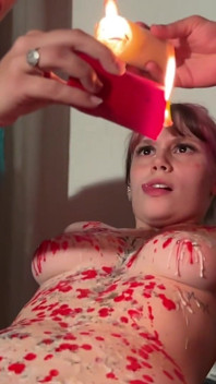 Svíčky, nadrženost a smyslnost: první scéna voskové hry Fever Films