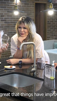 Um médico peituda fode seu paciente sem que sua esposa descubra - Monique Fuentes e Markus Brown