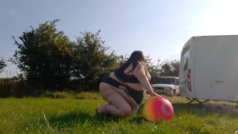 SSBBWLadyBrads: Juegos al aire libre con tu diosa gorda