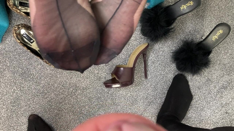 Mr MF: Mrs Mature Feet Allows Her Foot Boy Some Fun
