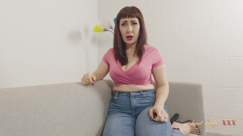 Aunt Judy's XXX: Auntjudysxxx - büyük memeli kıllı üvey annen Melody Mynx seni azdırıyor ve...