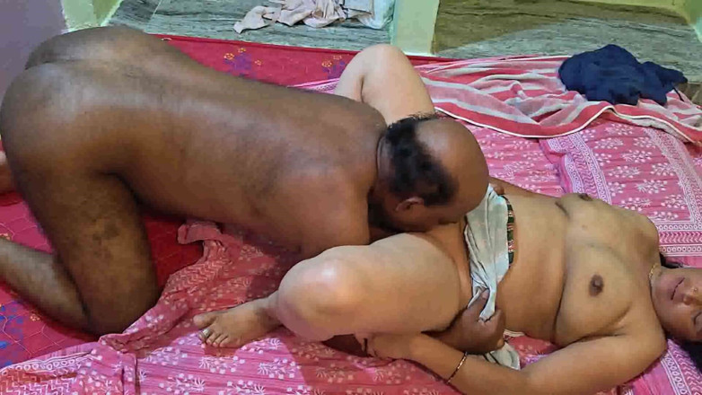 Sexy sindu: Yatakta tam çıplak teyze