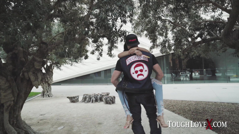 ToughLoveX: Toughlovex - latin ateşli Serena Santos ile üçüncü tekerlek