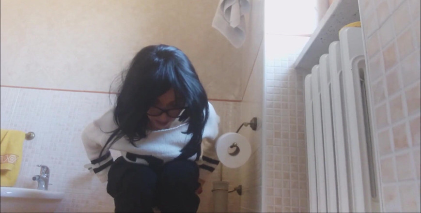 savannahamatoriale: The Cherleader Loves to Provoke Your Erection with Her Pee