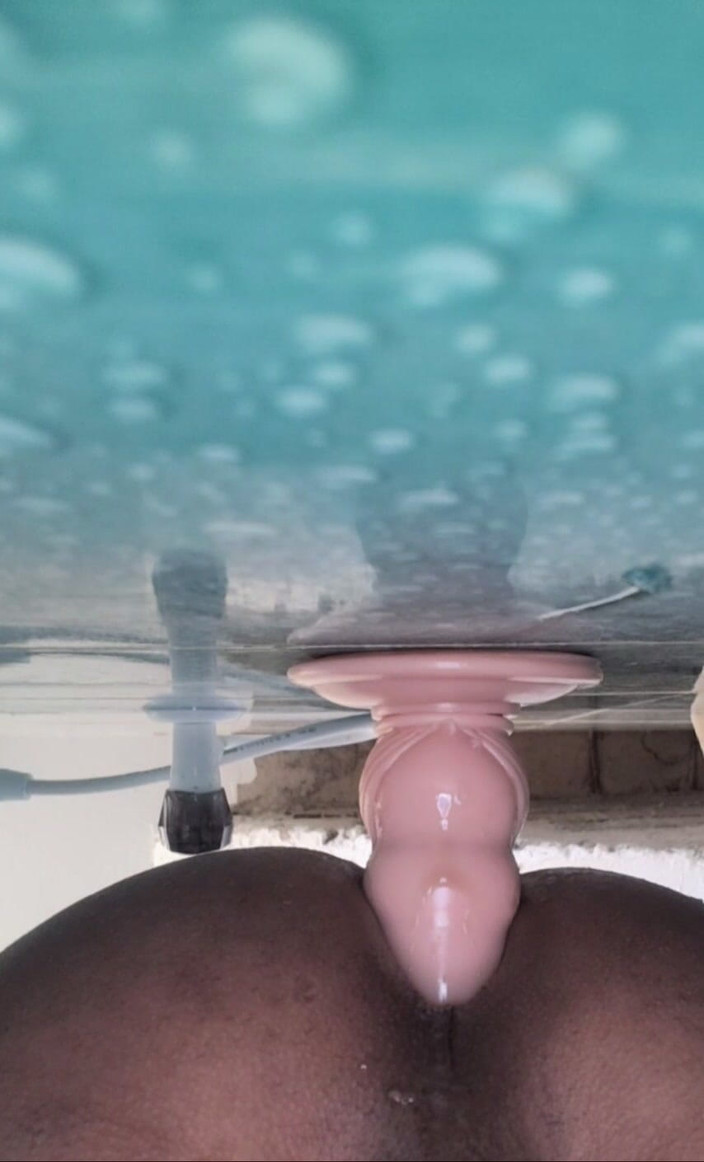 King6: 6 palců dildo šuká můj hladový zadek