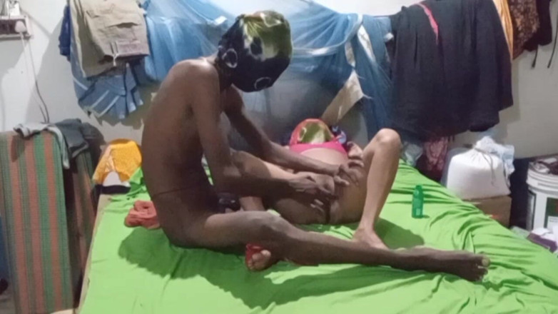 Bengaliauntykichut: Ho sditalinato la figa della zietta vicina locale con grande...