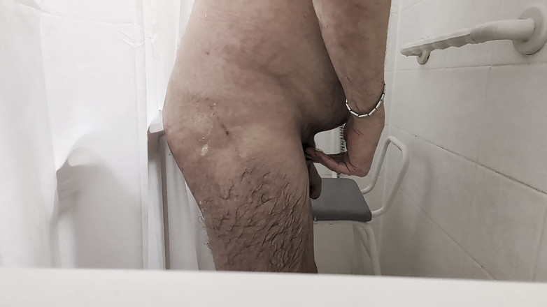 Cj43: Pamer tubuhku saat mandi