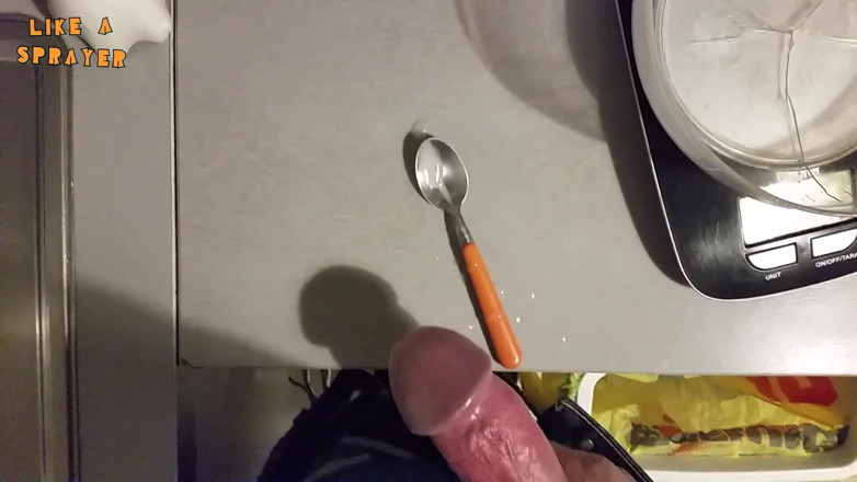 Like a sprayer: Handjob: jerking off over a small spoon