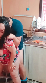 Sexo En La Cocina Cuando Mamá Abre El Refrigerador