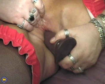 Mature NL: Lesbiene amatoare mature cu țâțe naturale mari