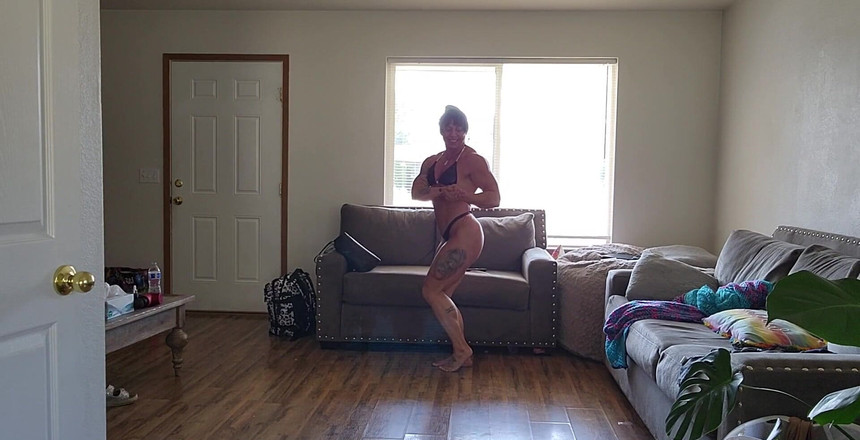 Ecko Belle: ここでは、私のルーチンを垣間見ることができます うまくいけば、ライトとキラキラでステージで見るのが待ちきれません