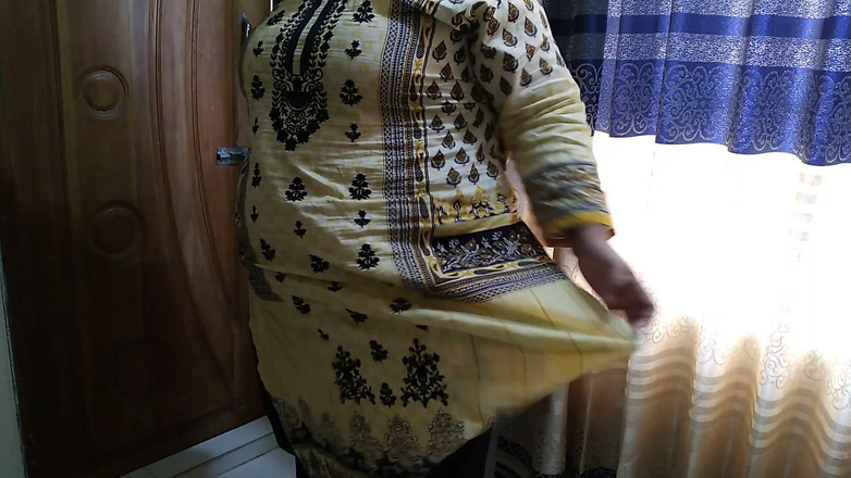 Aria Mia: Desi 18letá milf sousedka sexy Bhabhi šuká drsně - indický sex