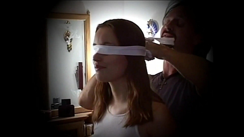 Wonderful Hot World X: ルーマニアの女の子は一度に4本のチンポを咥え込む